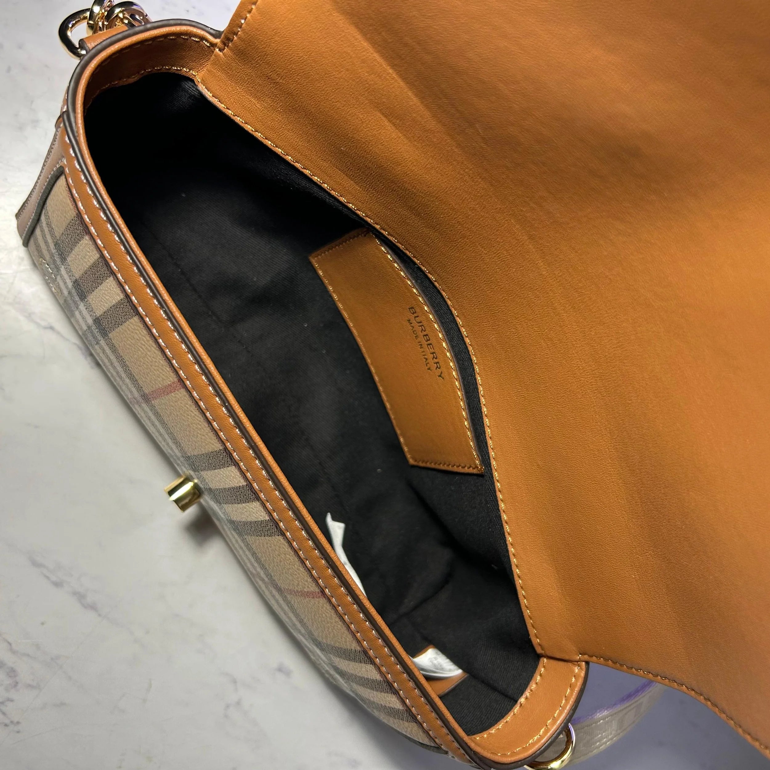 BURBERRY NOTE HANDBAG